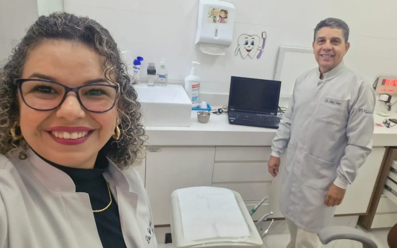 Equipe da Nova Perolla Odontologia em um dos consultórios